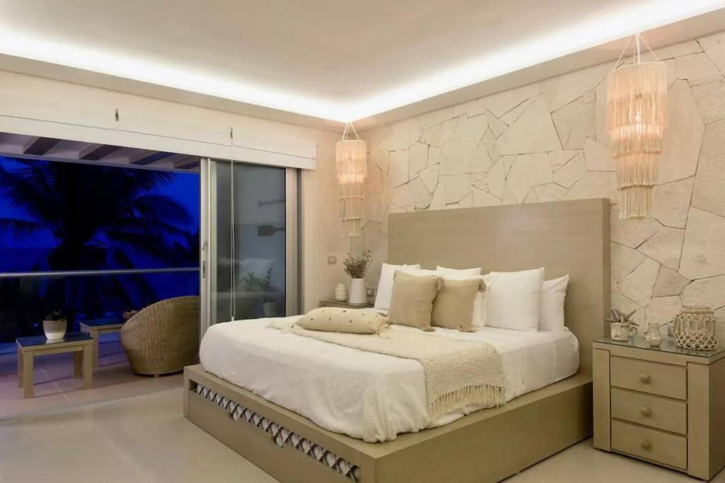 Seaside Sanctuary With Private & Pool