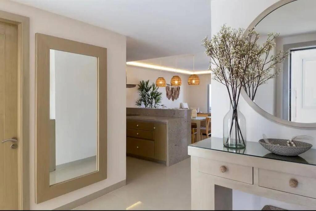 Сasa de vacaciones Seaside Sanctuary With Private & Pool *