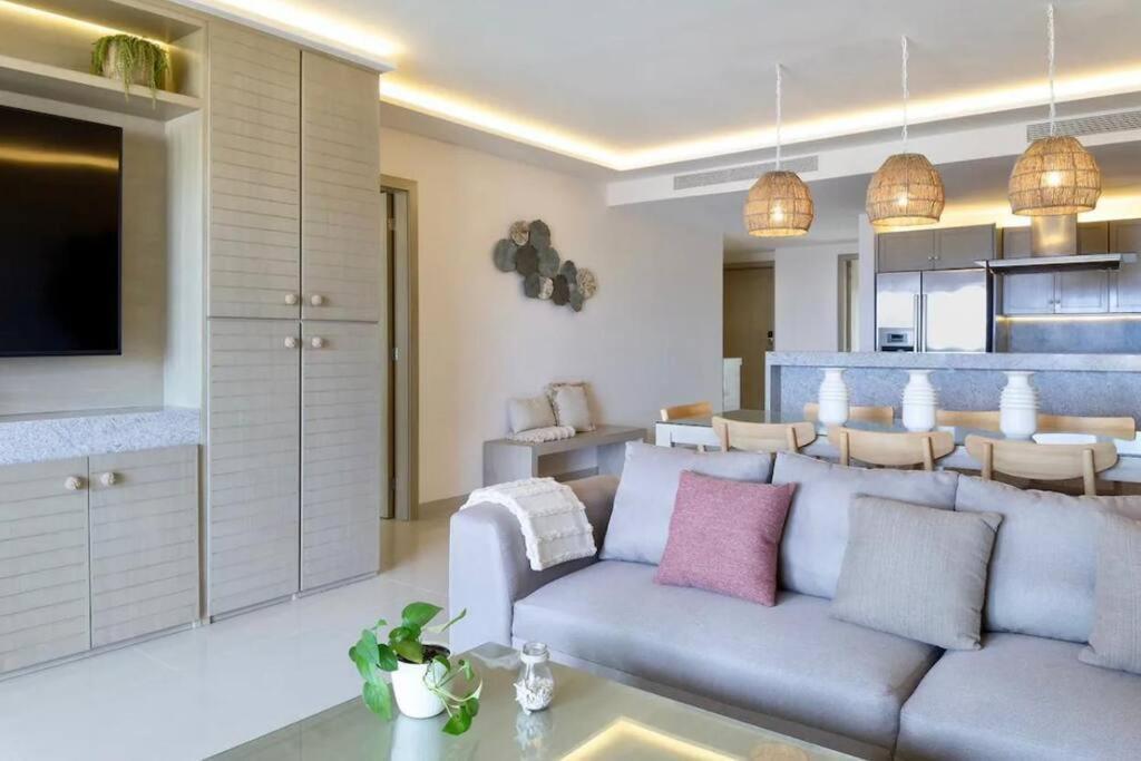 Seaside Sanctuary With Private & Pool