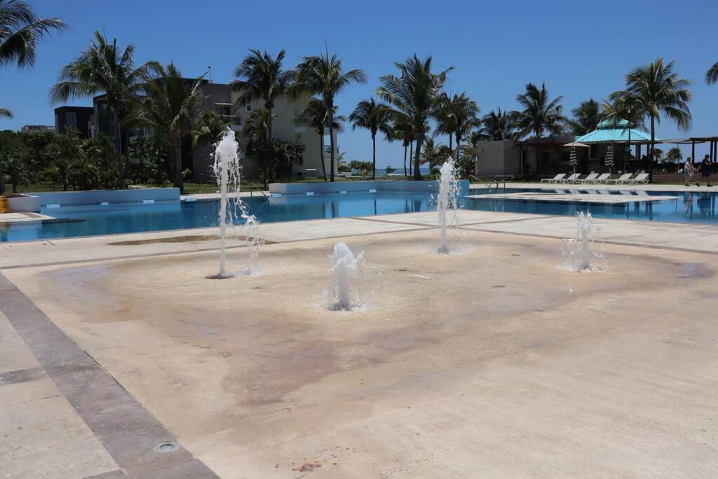Сasa de vacaciones Seaside Sanctuary With Private & Pool *